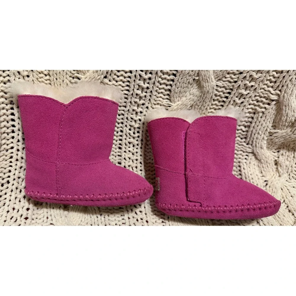 UGG Australia Jesse Infant 2/3 Boots Pink Suede Sheepskin Lined Magenta Booties
